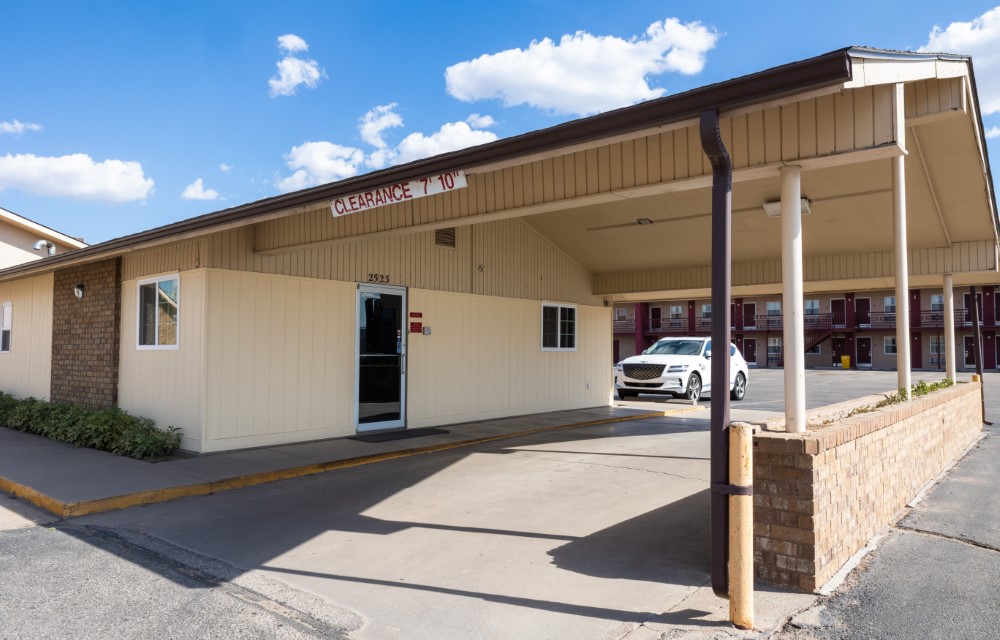 Nendel's Inn & Suites About Img