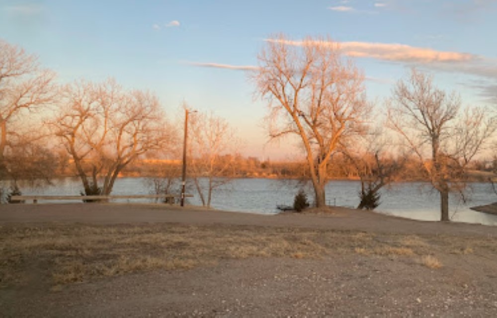 Nendel's Inn & Suites at Ford County Lake