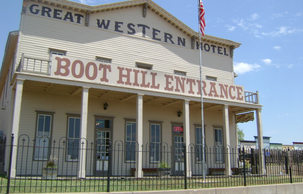 Nendel's Inn & Suites at Boot Hill Museum